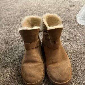 UGG Zariyah water repellant suede/shearling boot
